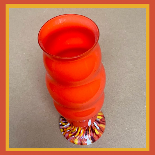 Vase orange opaline